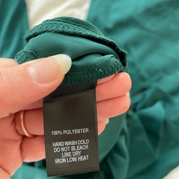 Lulu’s Emerald Green One Shoulder Jumpsuit | XS - Picture 11 of 11